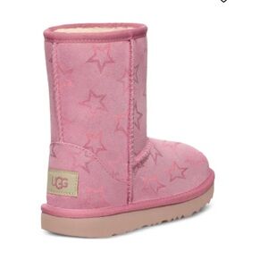 UGG Kids
Classic II Iridescent Stars "Dusty Orchid/Pink Iridescent" boots